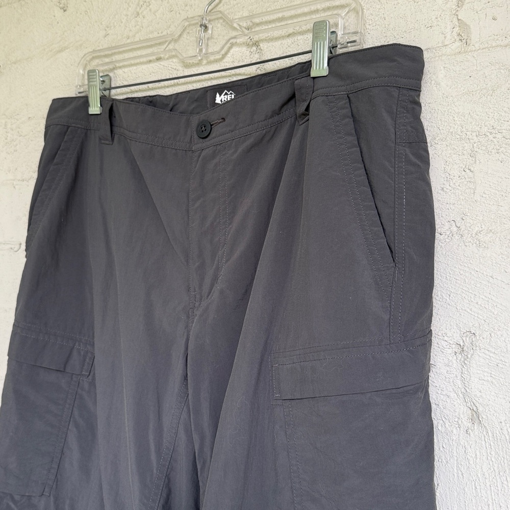 REI Co-op Men’s Gray Nylon Convertible Pants/Shorts Size 38x32 - Picture 4 of 11